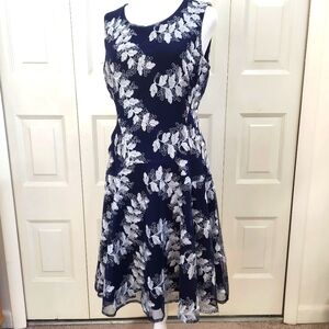 Tommy Hilfiger Dress Navy Blue Floral Sleeveless Lined knee Prom Party Size 6